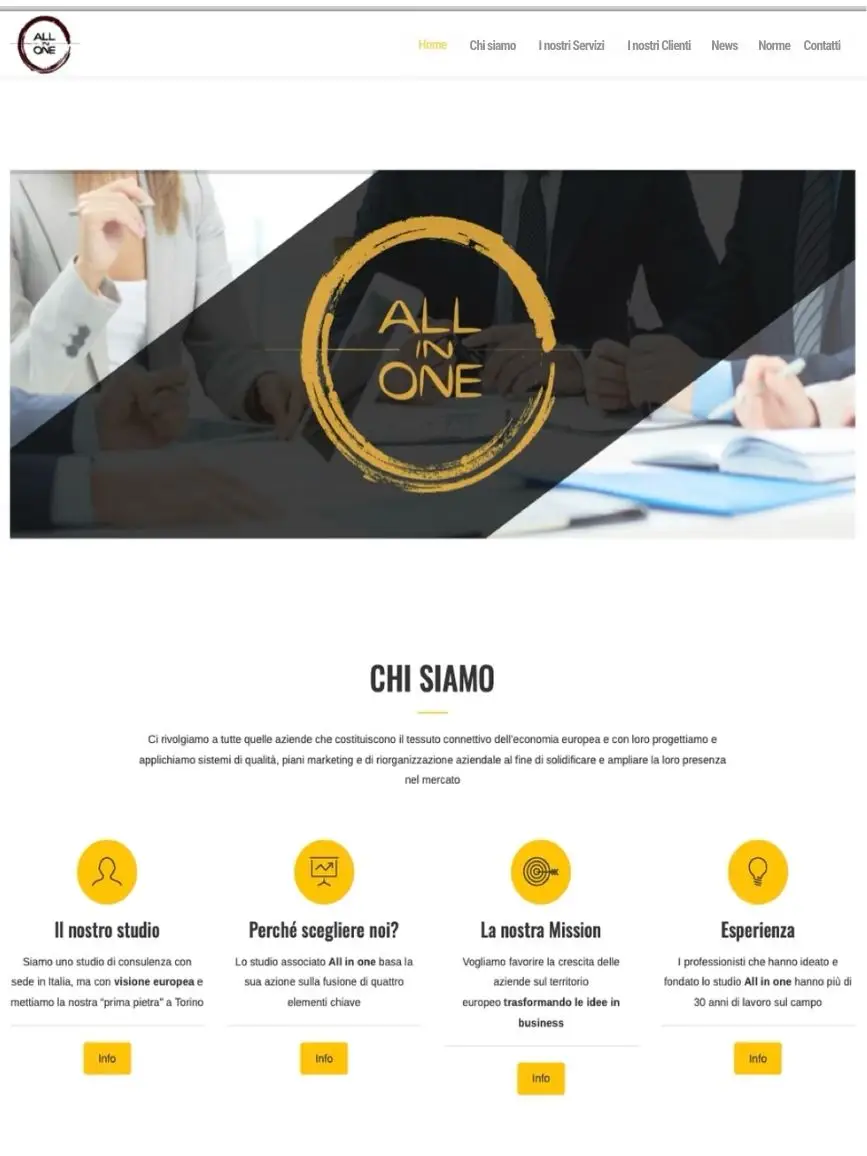 Home page del vecchio sito, layout datato con testo compresso e nessuna gerarchia visiva